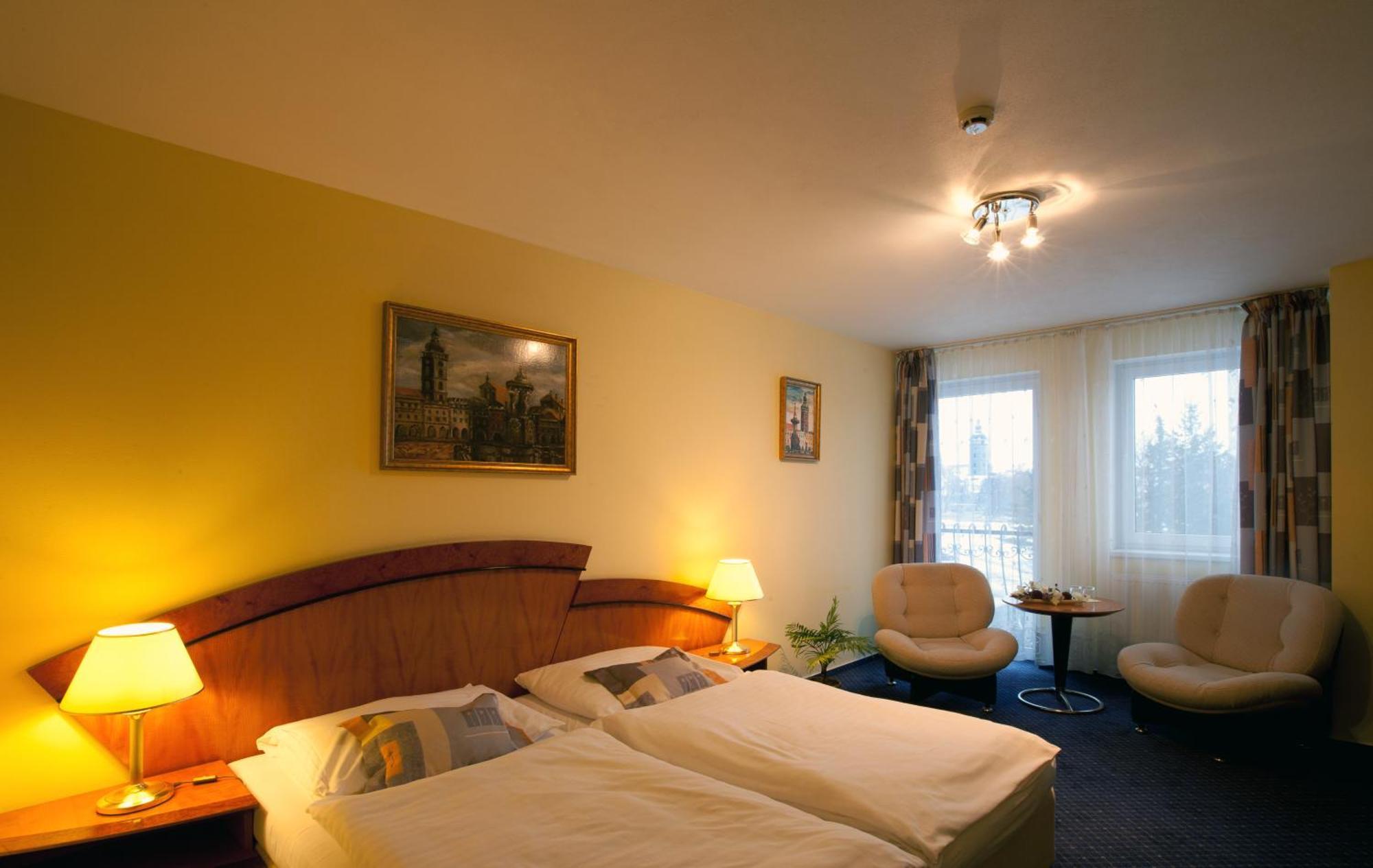 Hotel Savoy Чеське Будєйовіце Екстер'єр фото
