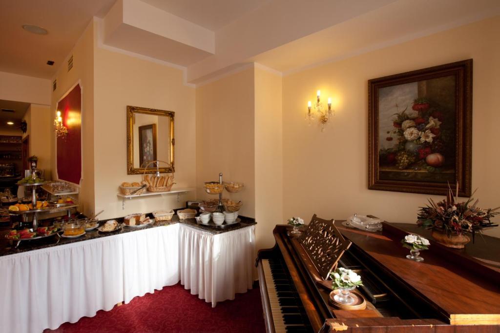 Hotel Savoy Чеське Будєйовіце Екстер'єр фото