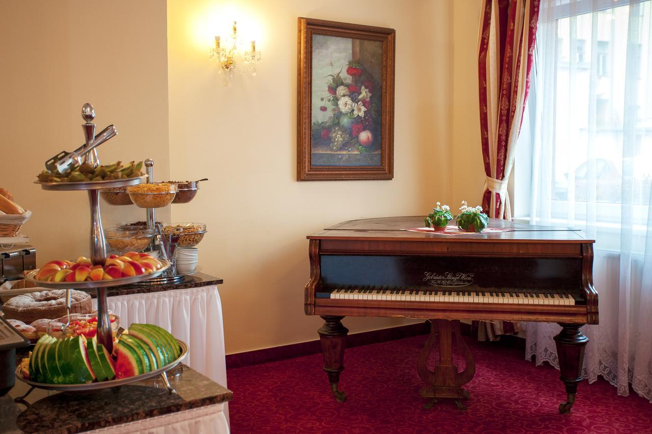 Hotel Savoy Чеське Будєйовіце Екстер'єр фото