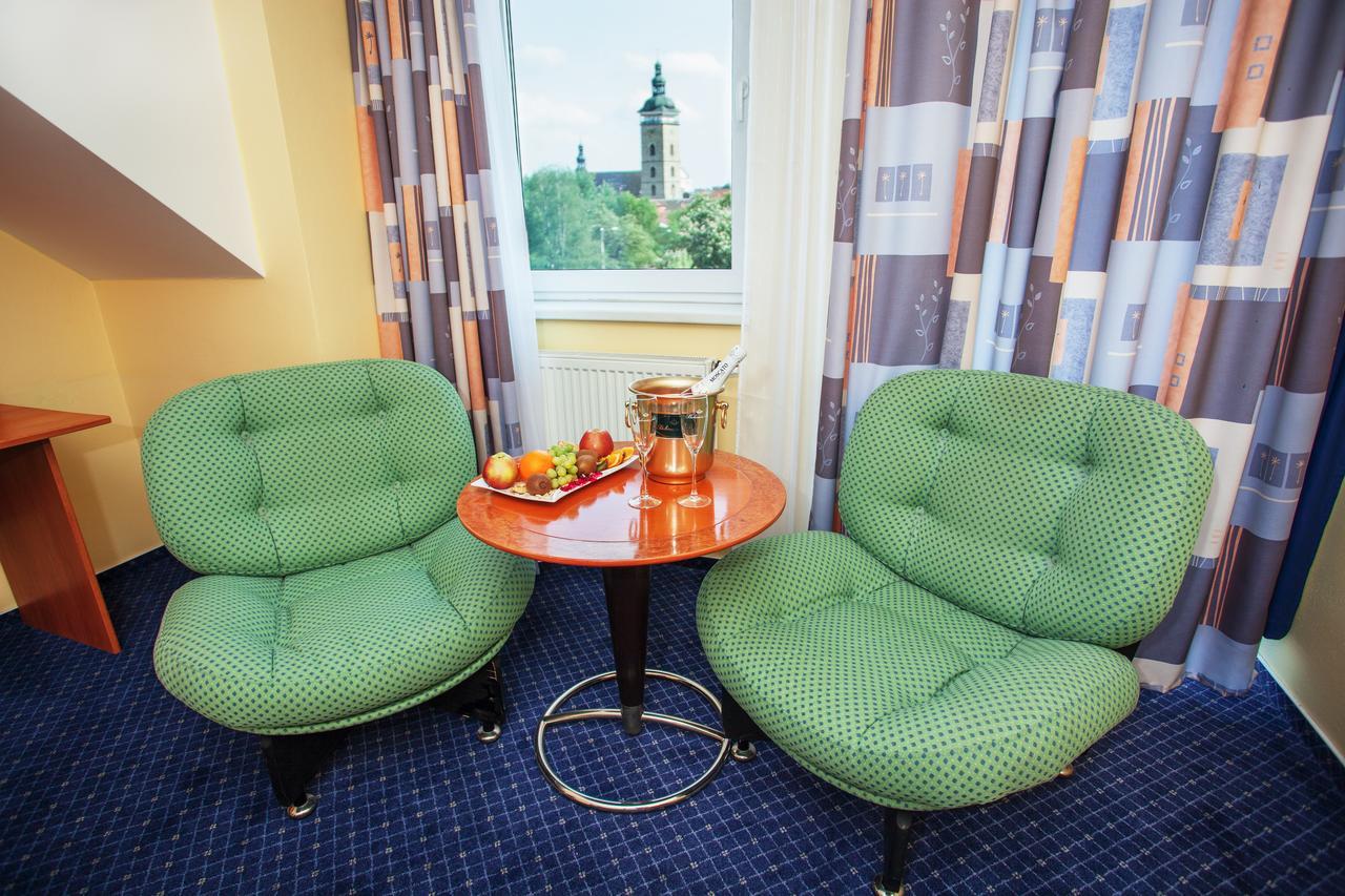 Hotel Savoy Чеське Будєйовіце Екстер'єр фото