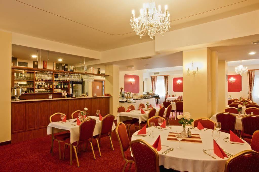 Hotel Savoy Чеське Будєйовіце Екстер'єр фото