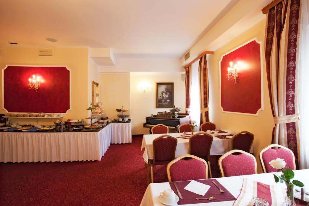 Hotel Savoy Чеське Будєйовіце Екстер'єр фото